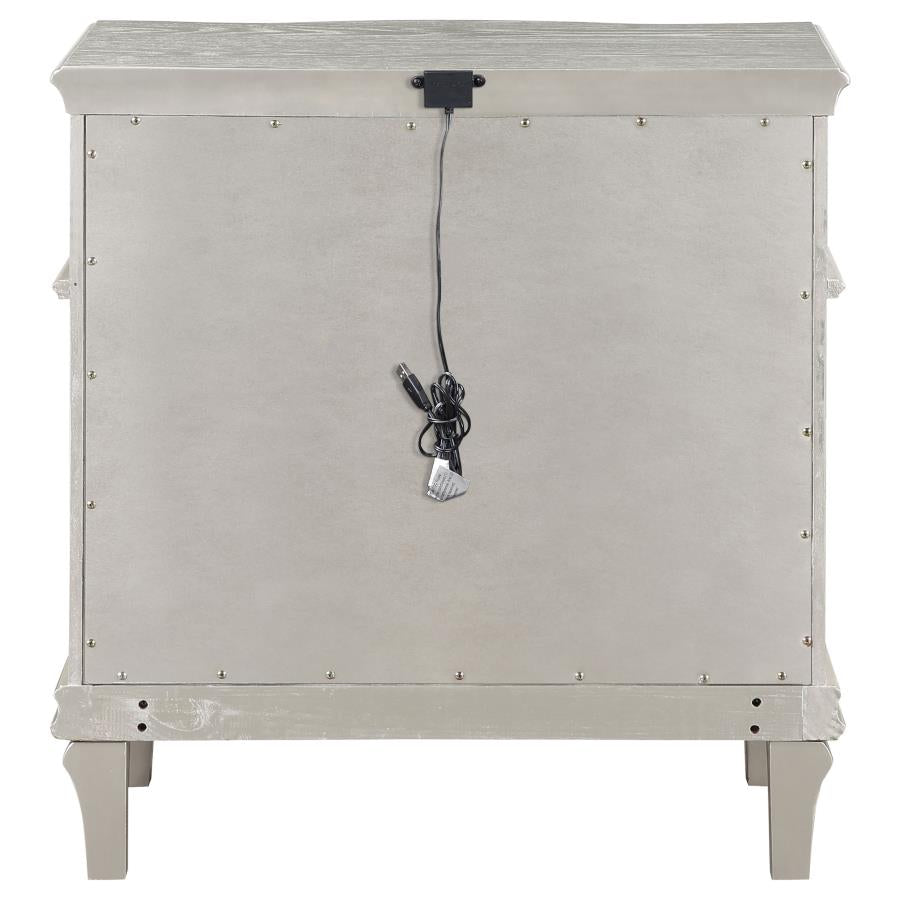 Evangeline - 3-Drawer Nightstand - Silver Oak