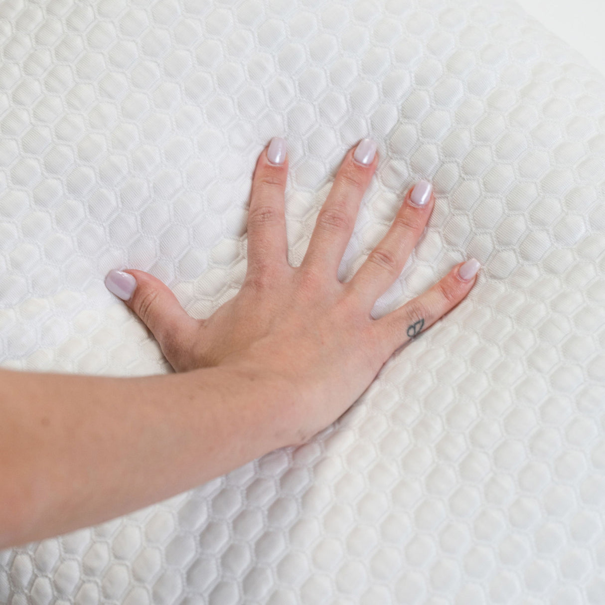 Ghostpillow Shredded - Customizable Soft Fluffy Gel Memory Foam & Siliconized Microfiber Pillow