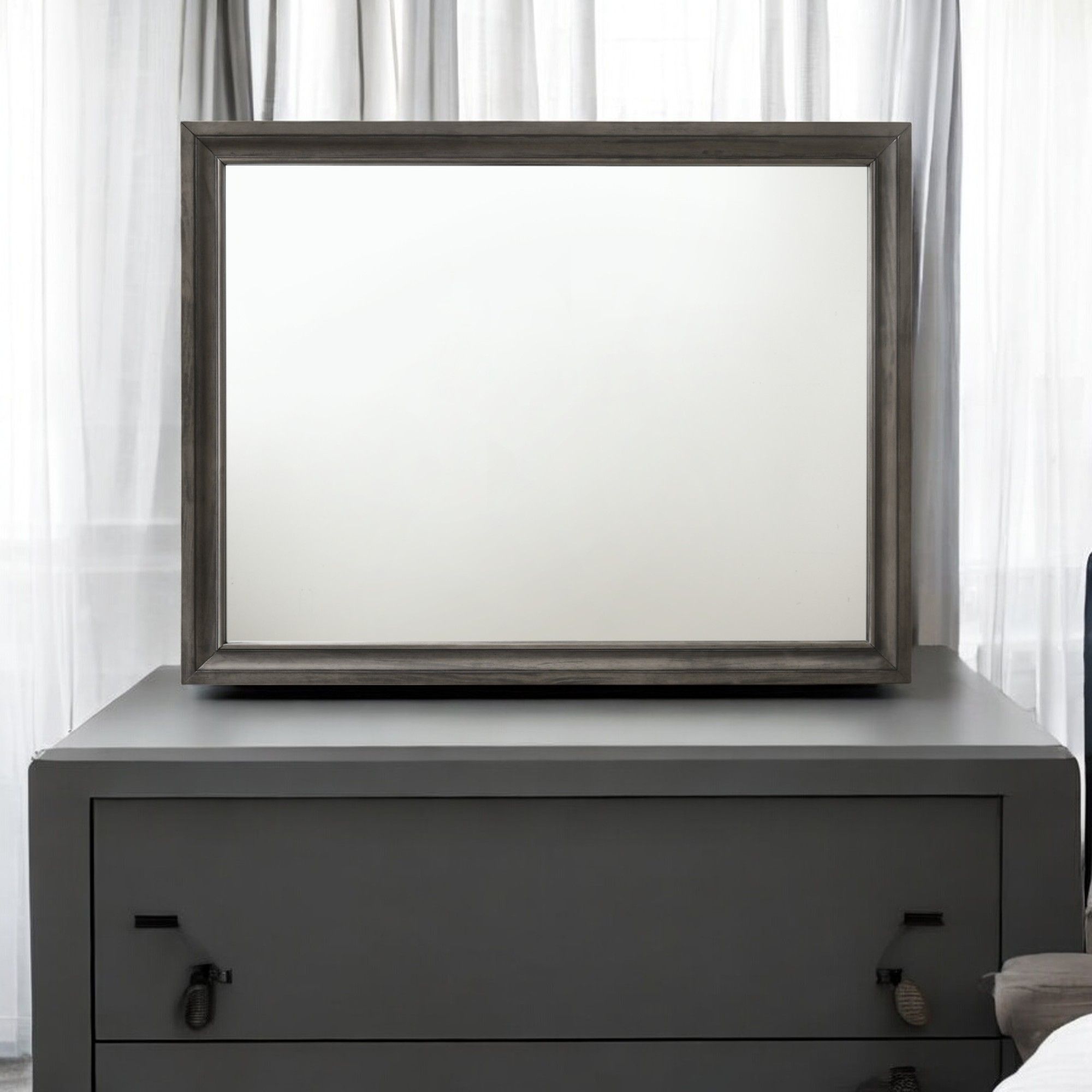 Naima - Minimalist Design Mirror