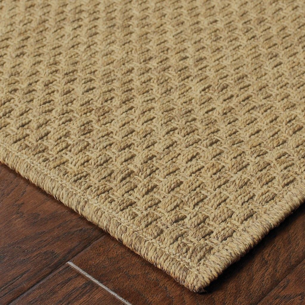 7' X 10' Indoor / Outdoor Area Rug - Tan