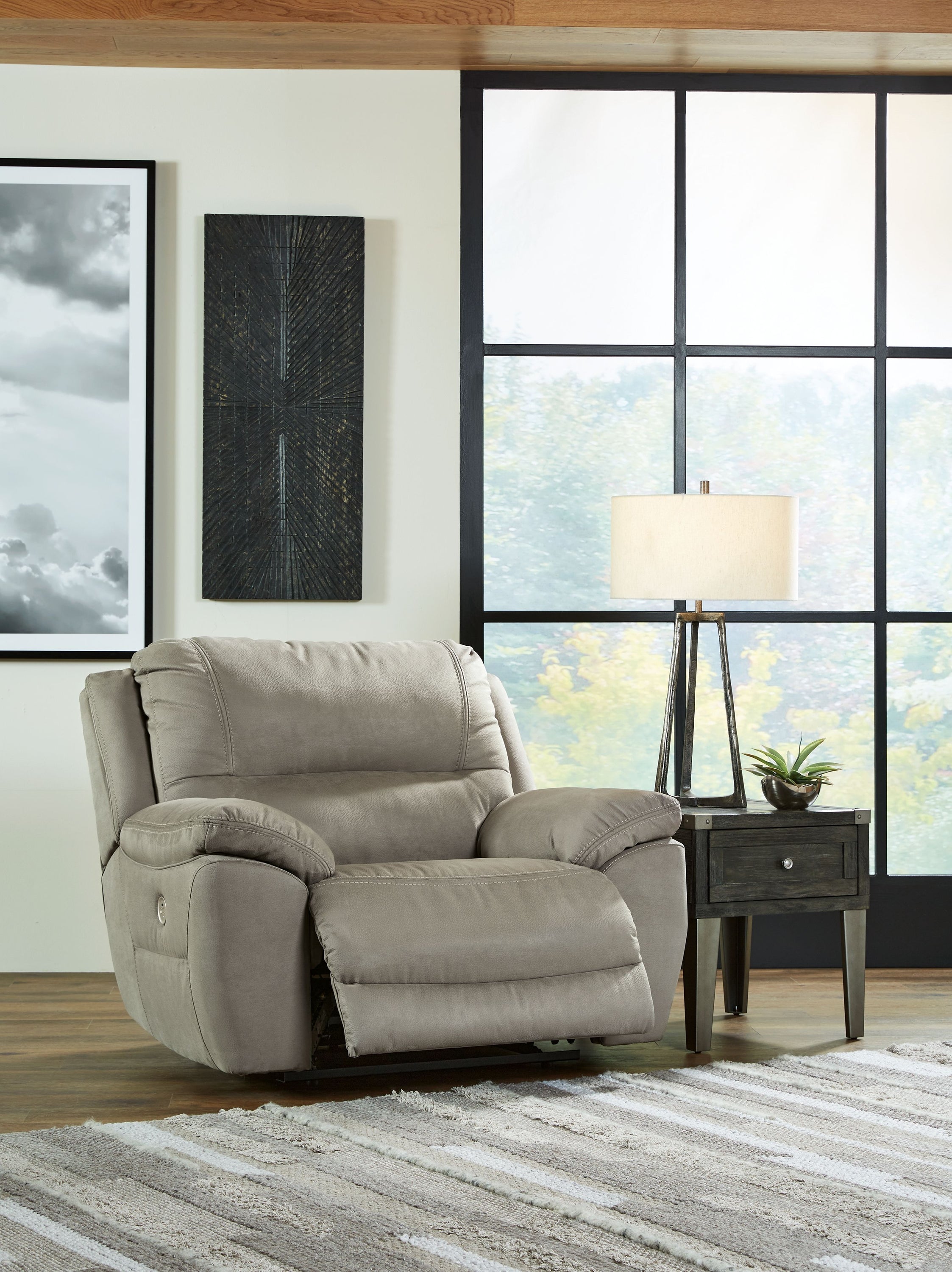 Next-gen - Zero Wall Wide Seat Recliner