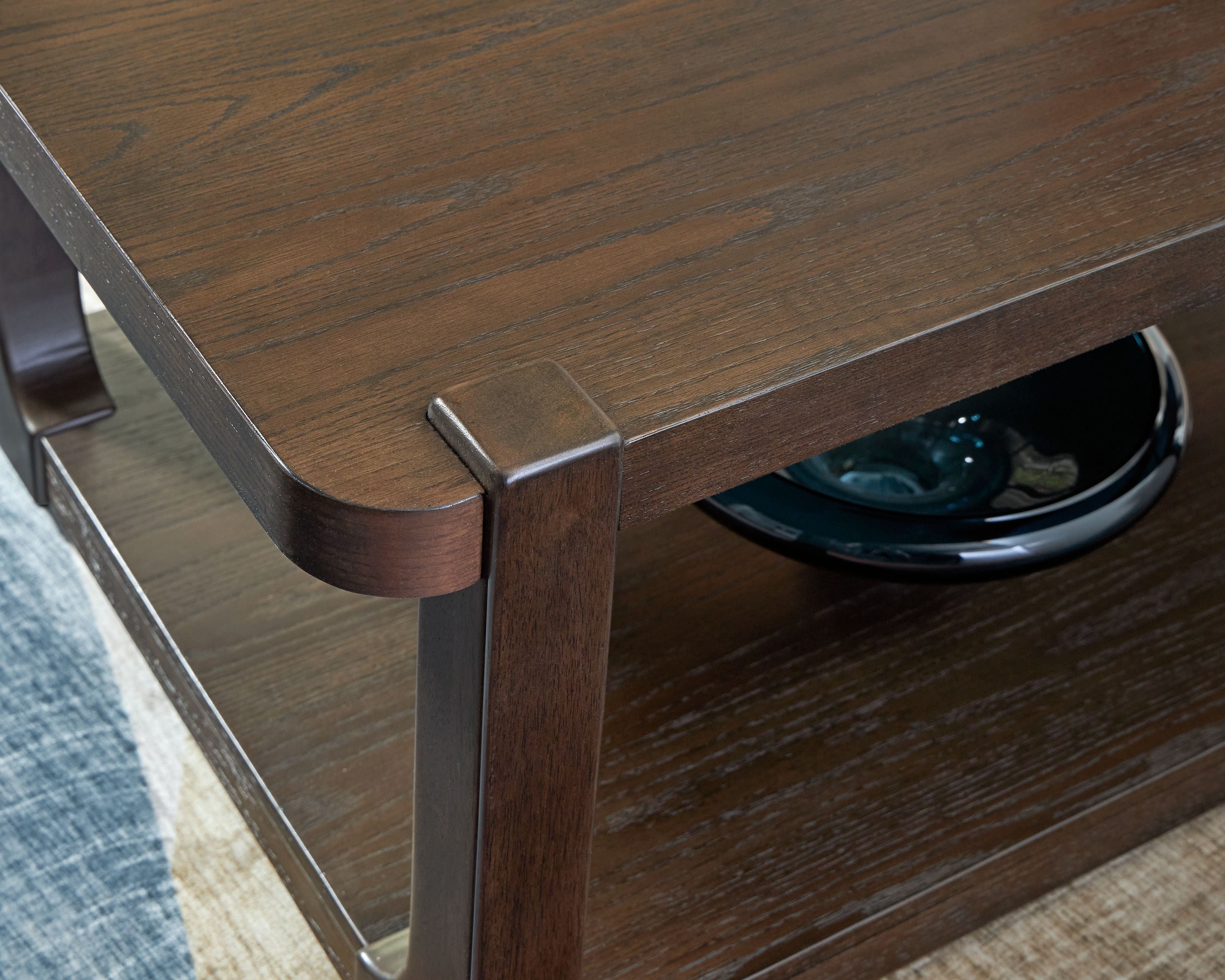 未使用品Grate Table ブルックリンスタイル カリフォルニア Breckington - Table - Cocktail Tables by Signature Design by Ashley® |
