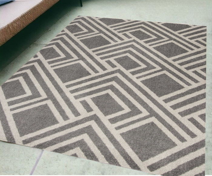 5' X 8' Machine Woven UV Treated Geometric Indoor / Outdoor Area Rug - Gray