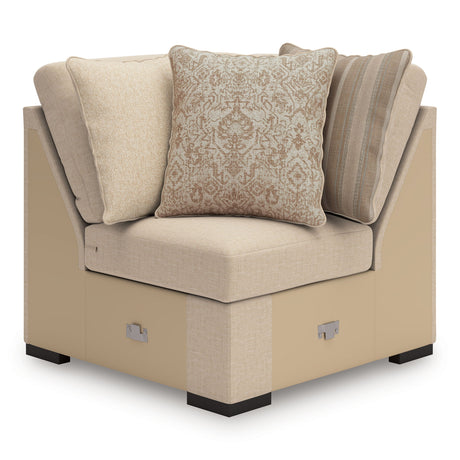 LadyMae - Sectional by Benchcraft® | Bel Furniture
