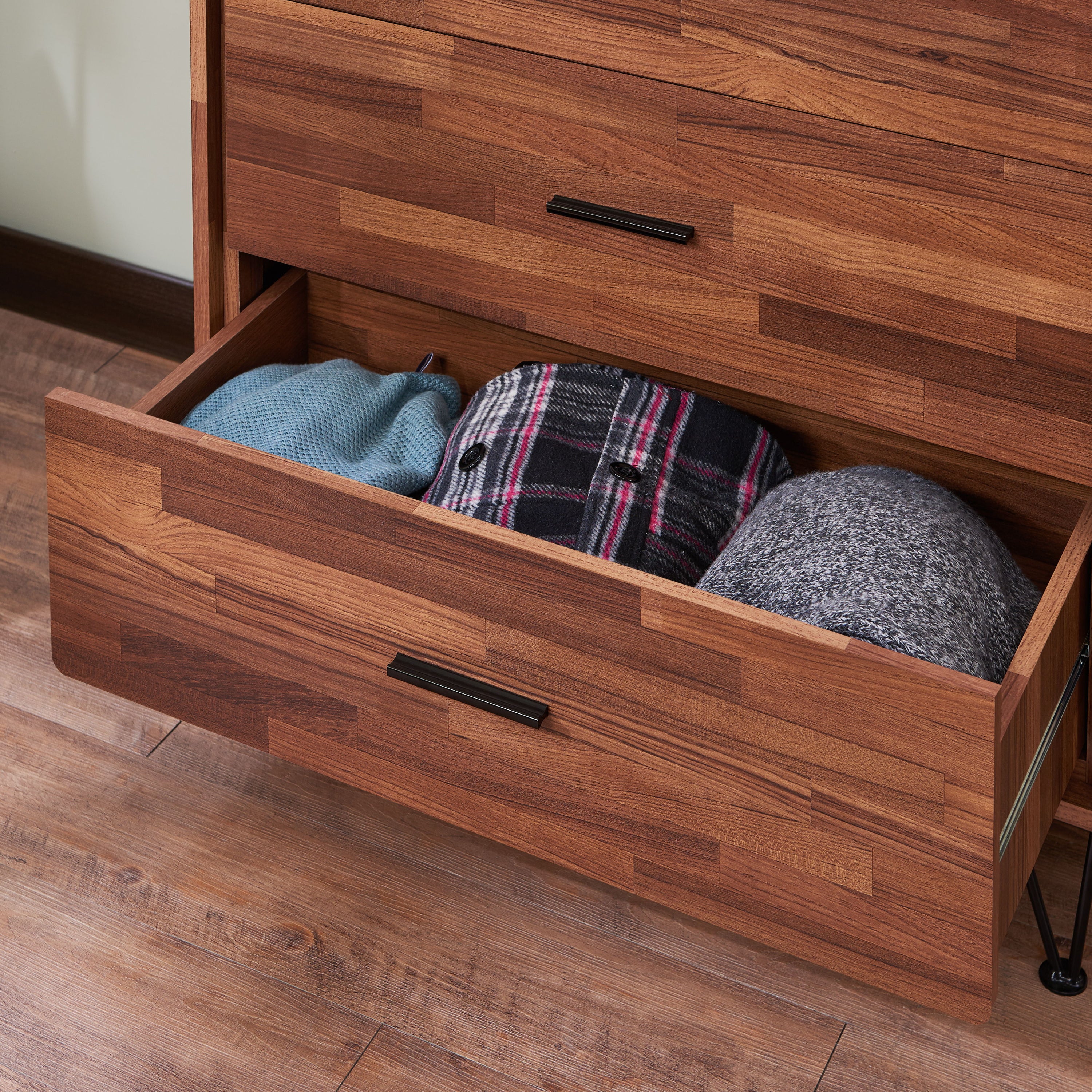 Hestia - Chest - Walnut