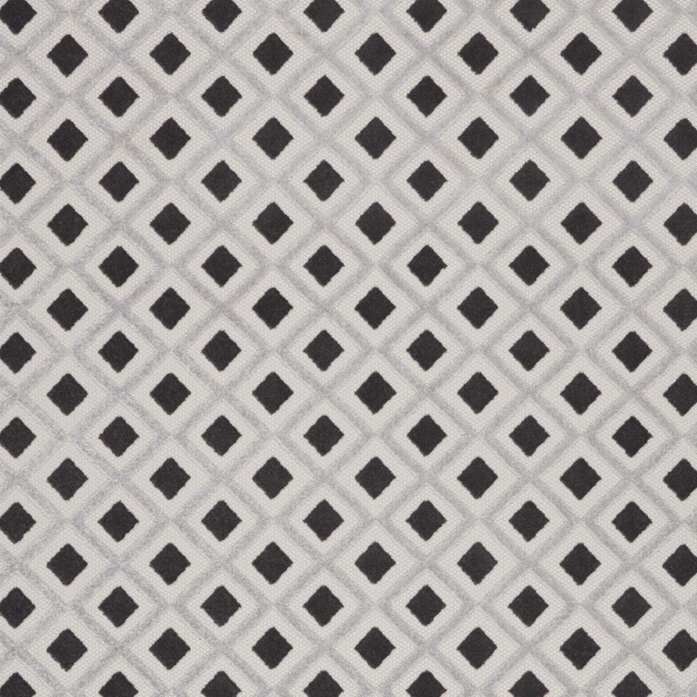 12' X 15' Gingham Non Skid Indoor / Outdoor Area Rug - Black / White