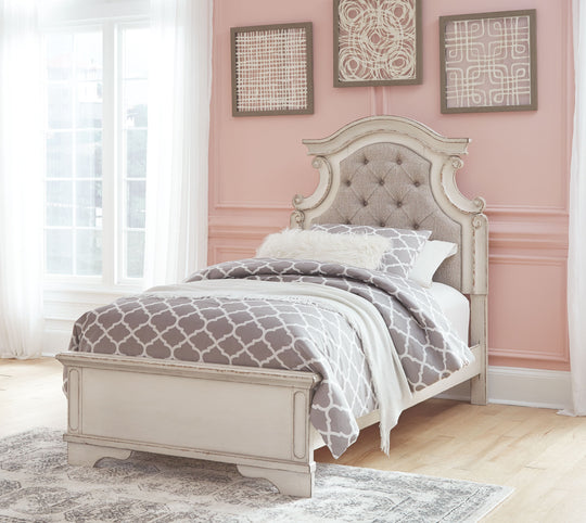 Realyn - Panel Bed White by Signature Design by Ashley® | Bel Furniture