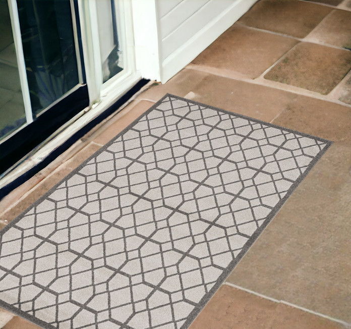 2' X 3' Diamond Pattern Accent Rug - Ivory / Gray