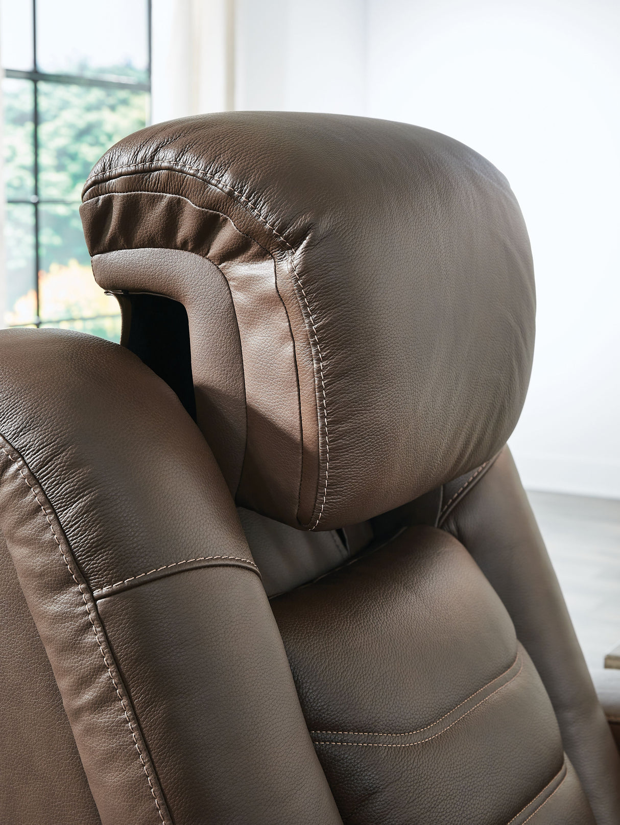 High Impact - Tobacco - Power Recliner / Adj Headrest by Signature Design by Ashley® | Bel Furniture