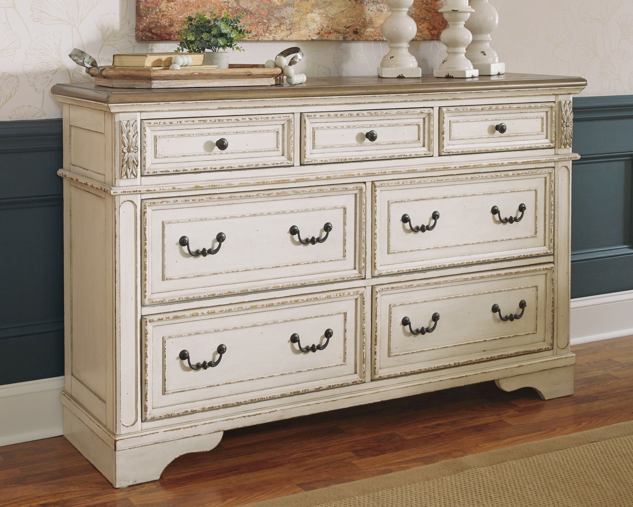 Realyn - Dresser, Mirror by Signature Design by Ashley | BEL Furniture