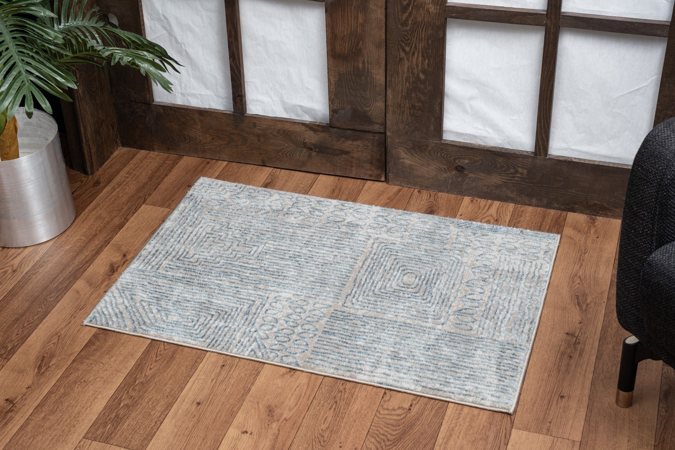 Elegance - 5'3" X 7'3" Area Rug - Blue