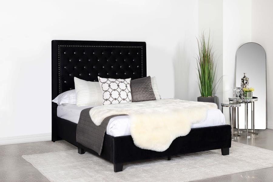 Hailey - Upholstered Panel Bed