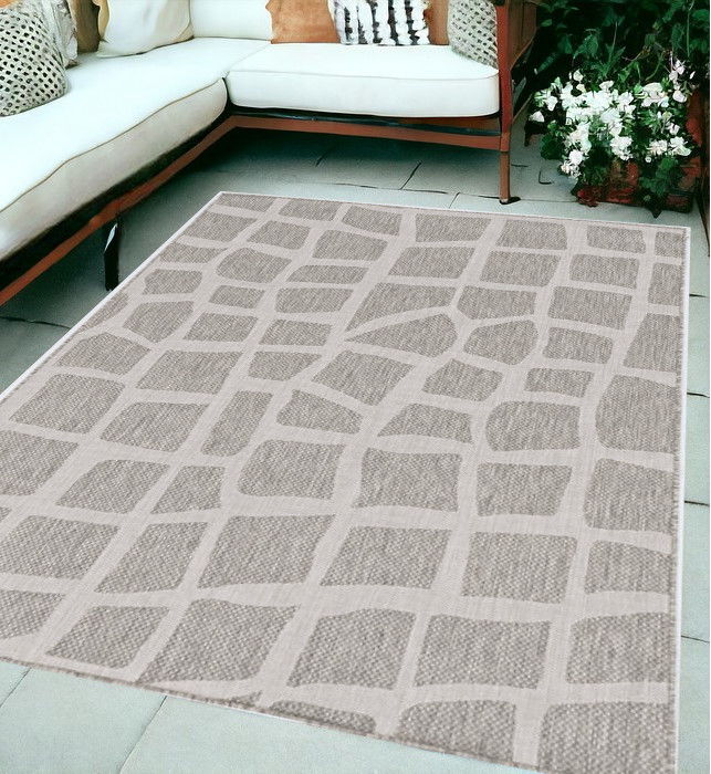 5' X 7' Machine Woven UV Treated Abstract Indoor / Outdoor Area Rug - Ivory Gray