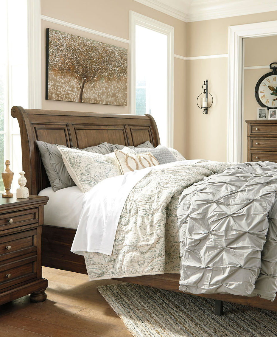 Flynnter - Sleigh Bedroom Set