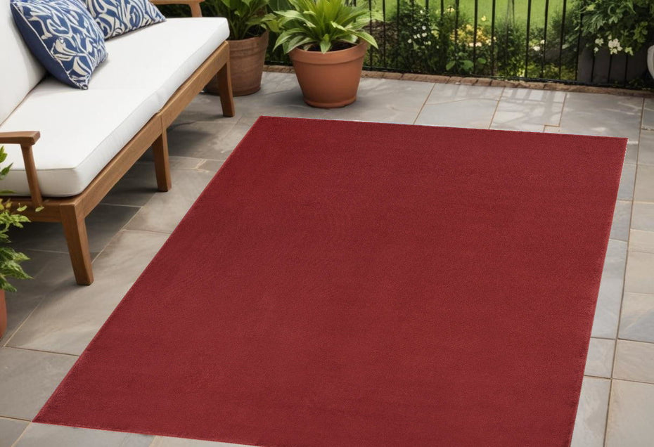 4' X 6' Stain Resistant Indoor / Outdoor Area Rug - Brick Red