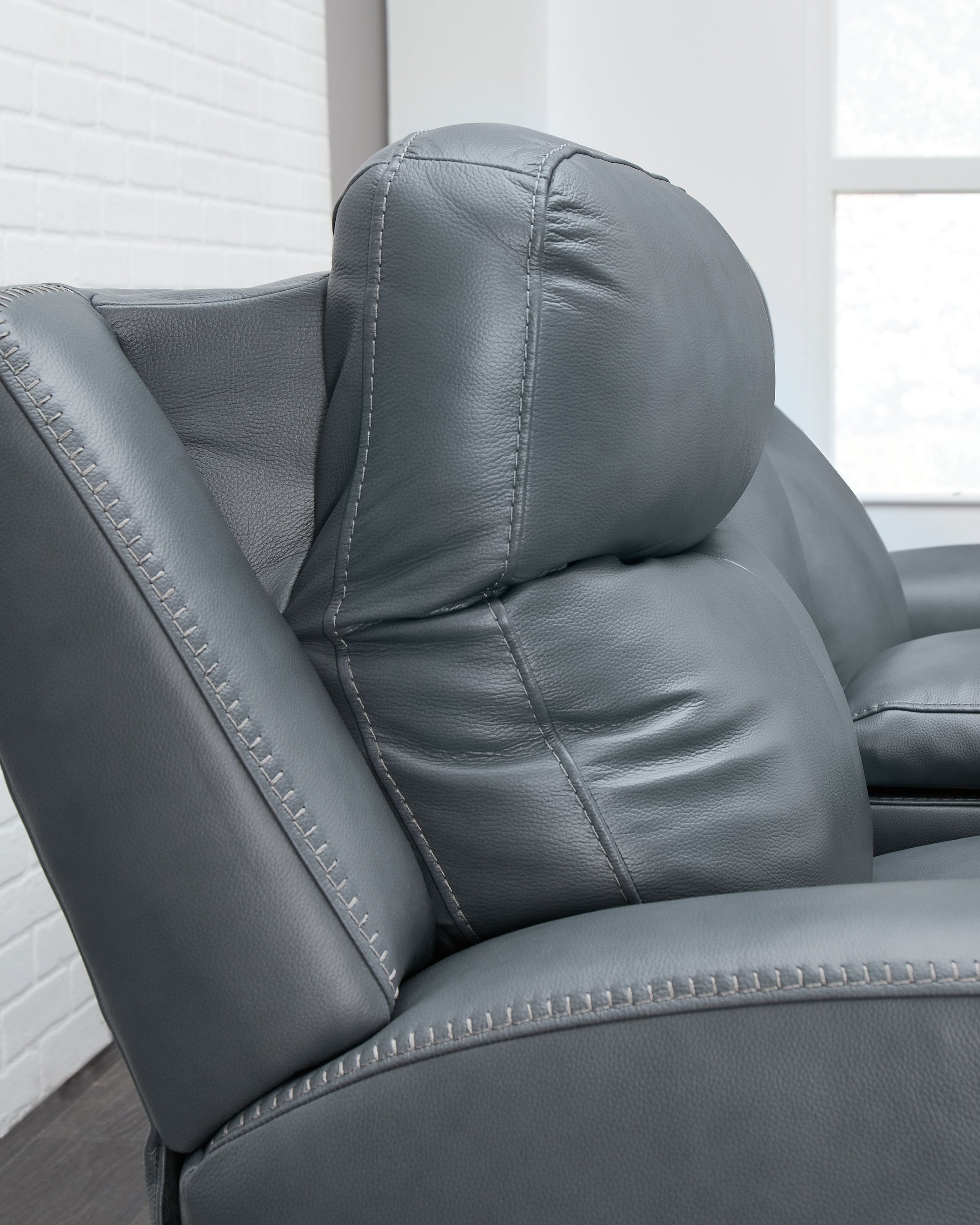 Mindanao - Pwr Recliner/Adj Headrest