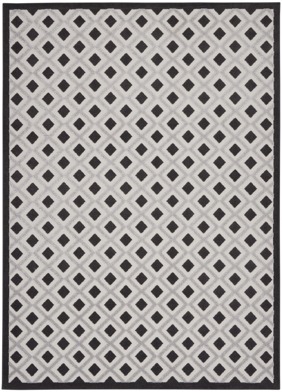 10' X 13' Gingham Non Skid Indoor / Outdoor Area Rug - Black / White