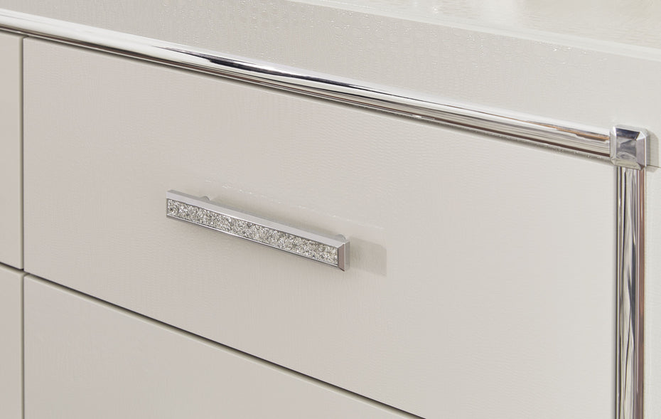 Zyniden - Silver - Five Drawer Chest