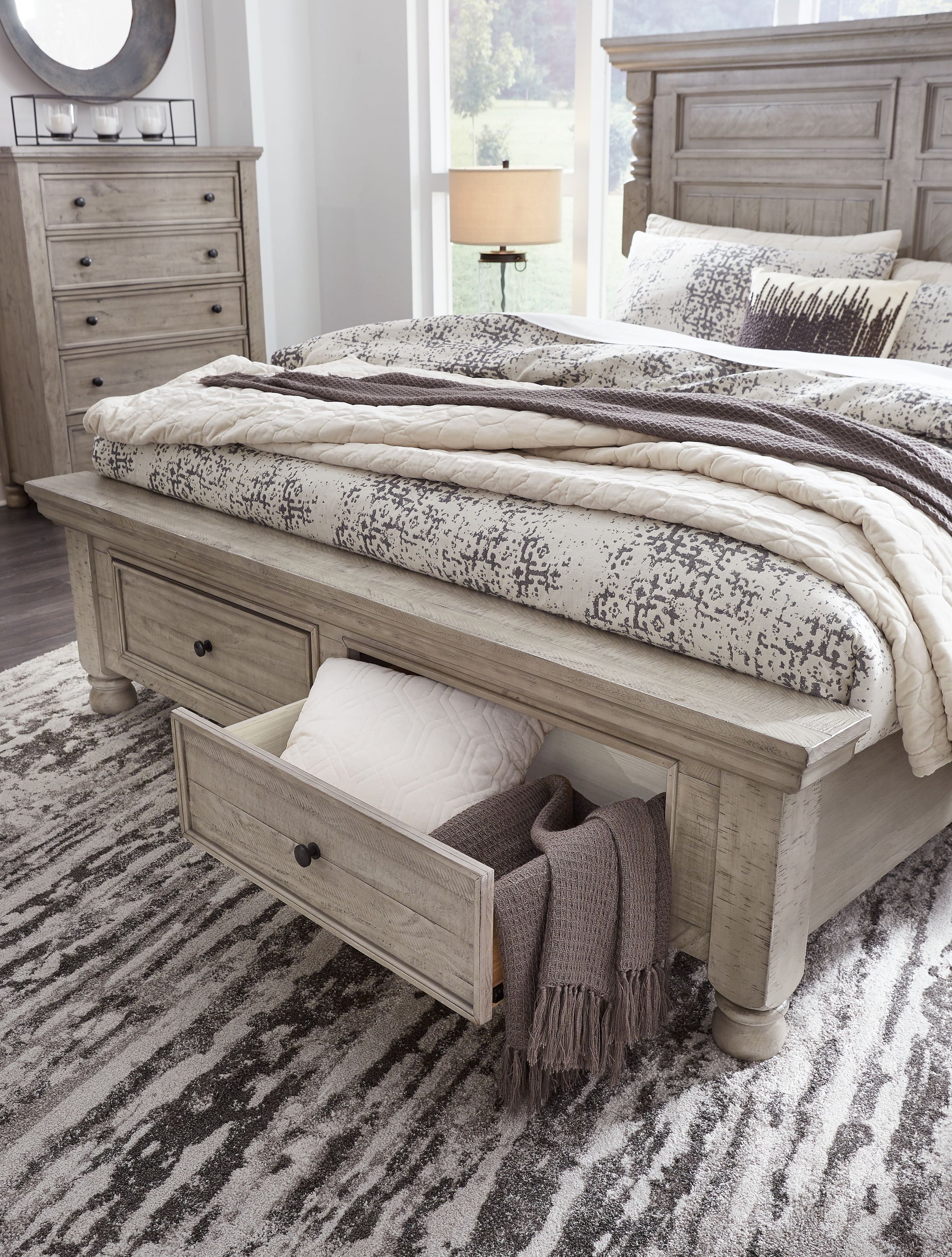 Harrastone - Panel Storage Bed