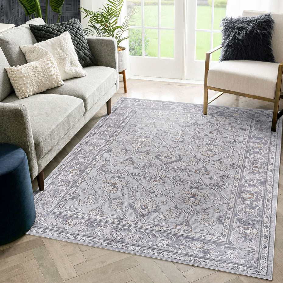 5' x 7' Oriental Non-Shedding Stylish And Stain Resistant Area Rug - Ivory / Gray