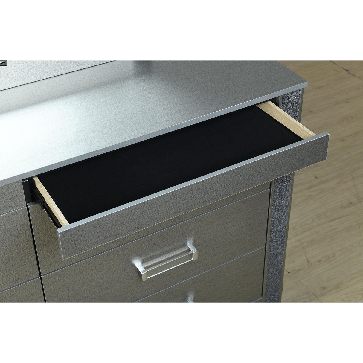 Lorenzo - Dresser With Hidden Jewelry Compartment And Bar Handles In - Silver