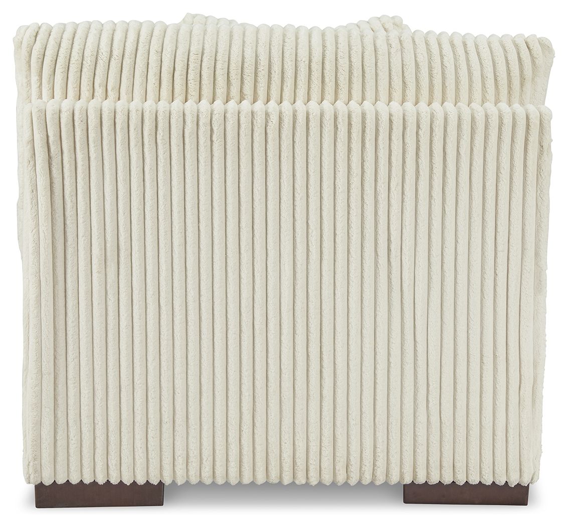 Lindyn - Sectional by Signature Design by Ashley® | Bel Furniture