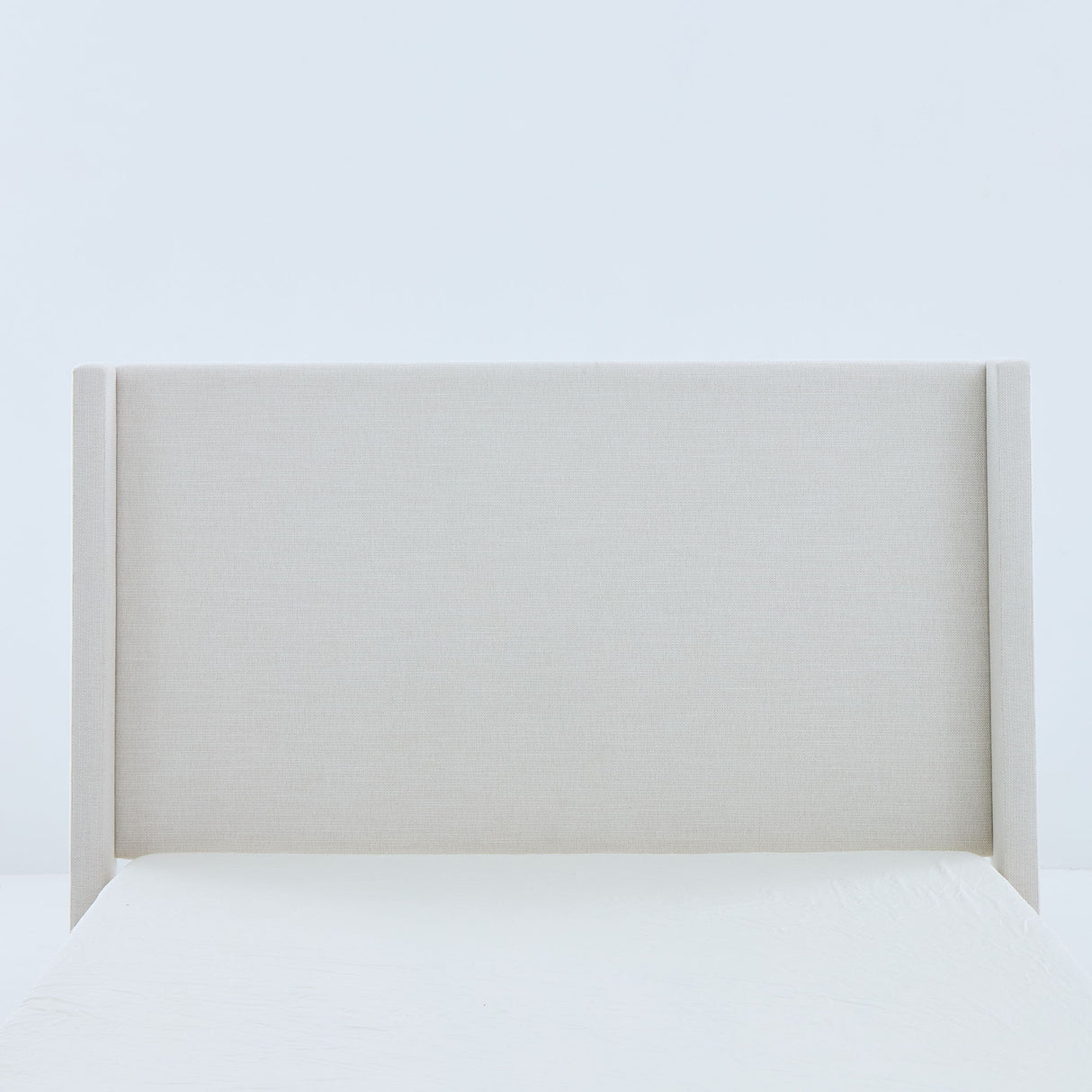 Shelton - Queen Upholstered Wingback Bed With 54" High Headboard - Ivory / Light Gray / Camel Oak