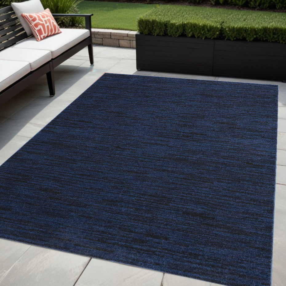 5' X 7' Stain Resistant Indoor / Outdoor Area Rug - Midnight Blue