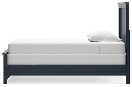 Landocken - Panel Bedroom Set - view 10