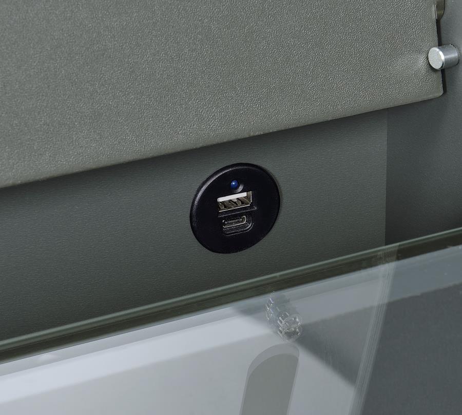 Danbury - 3-Drawer Makeup Vanity & Stool Set by Coaster Fine Furniture | Bel Furniture