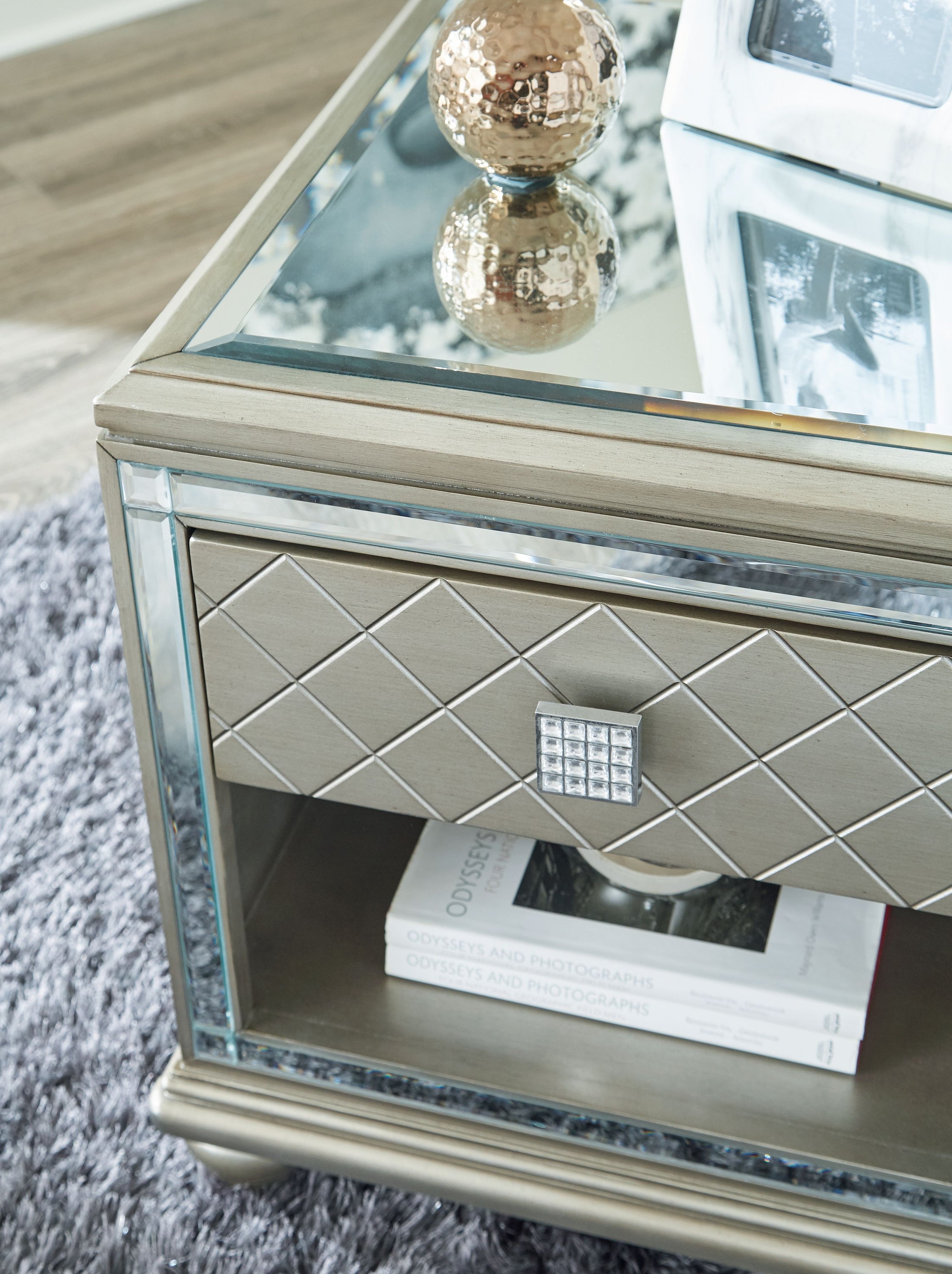 Chevanna - Platinum - Rectangular End Table