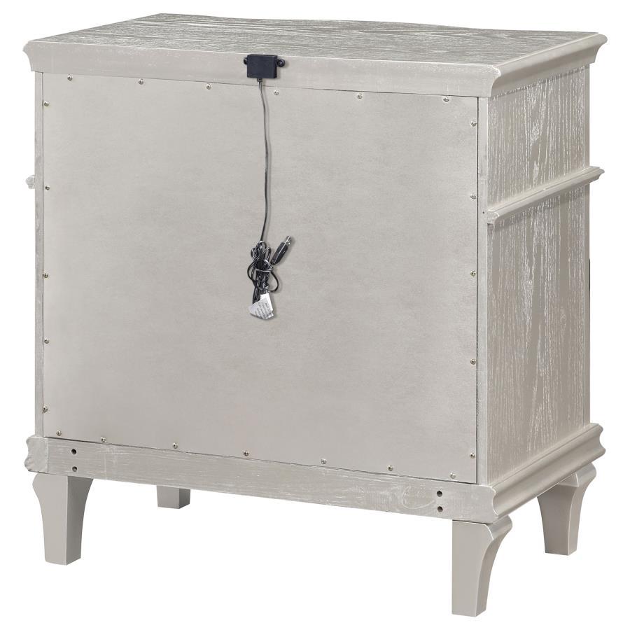 Evangeline - 3-Drawer Nightstand - Silver Oak