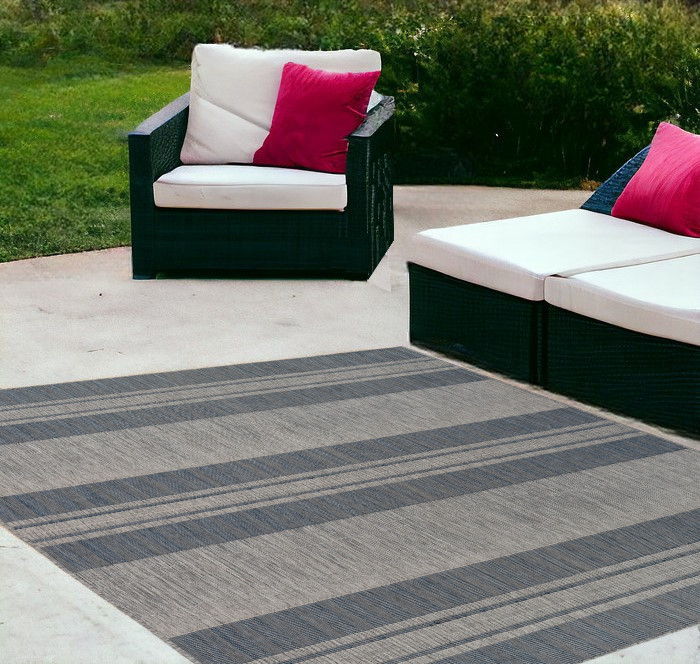 4' X 6' Striped Stain Resistant Indoor / Outdoor Area Rug - Blue / Gray