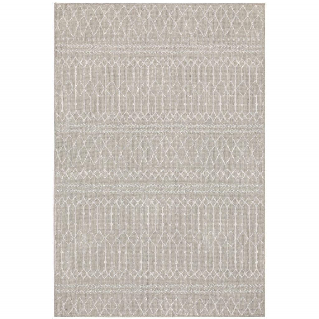 8' X 10' Indoor / Outdoor Area Rug - Gray / Ivory