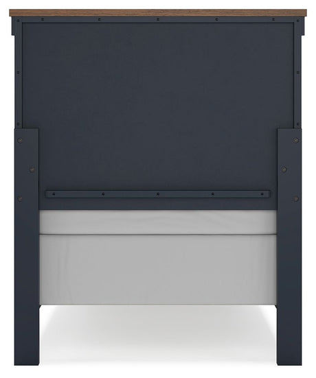 Landocken - Panel Bedroom Set - view 13