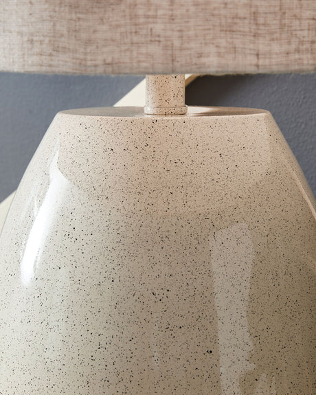 Linas - Metal Table Lamp - Cream / Beige - view 3