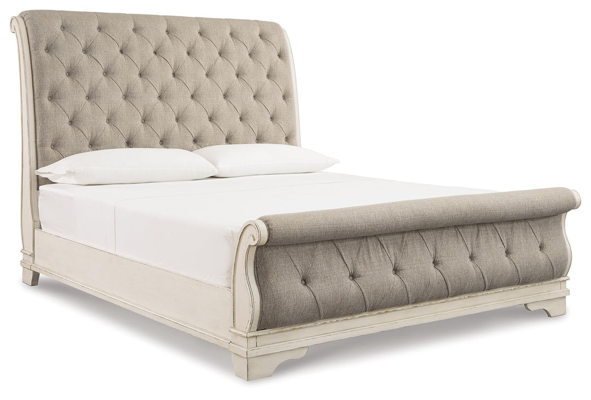 Realyn Upholstered Sleigh Bed