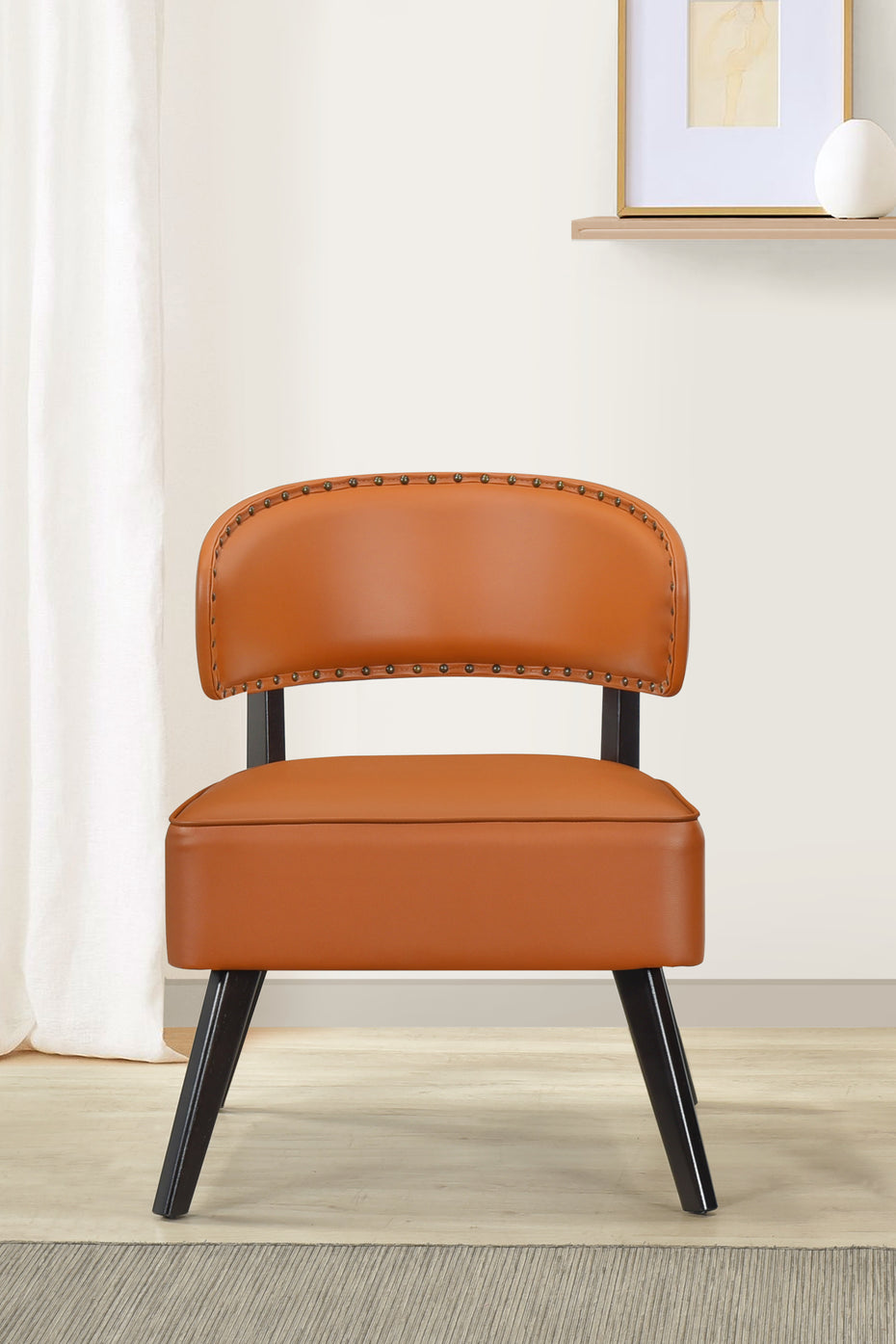 ACCENT CHAIR