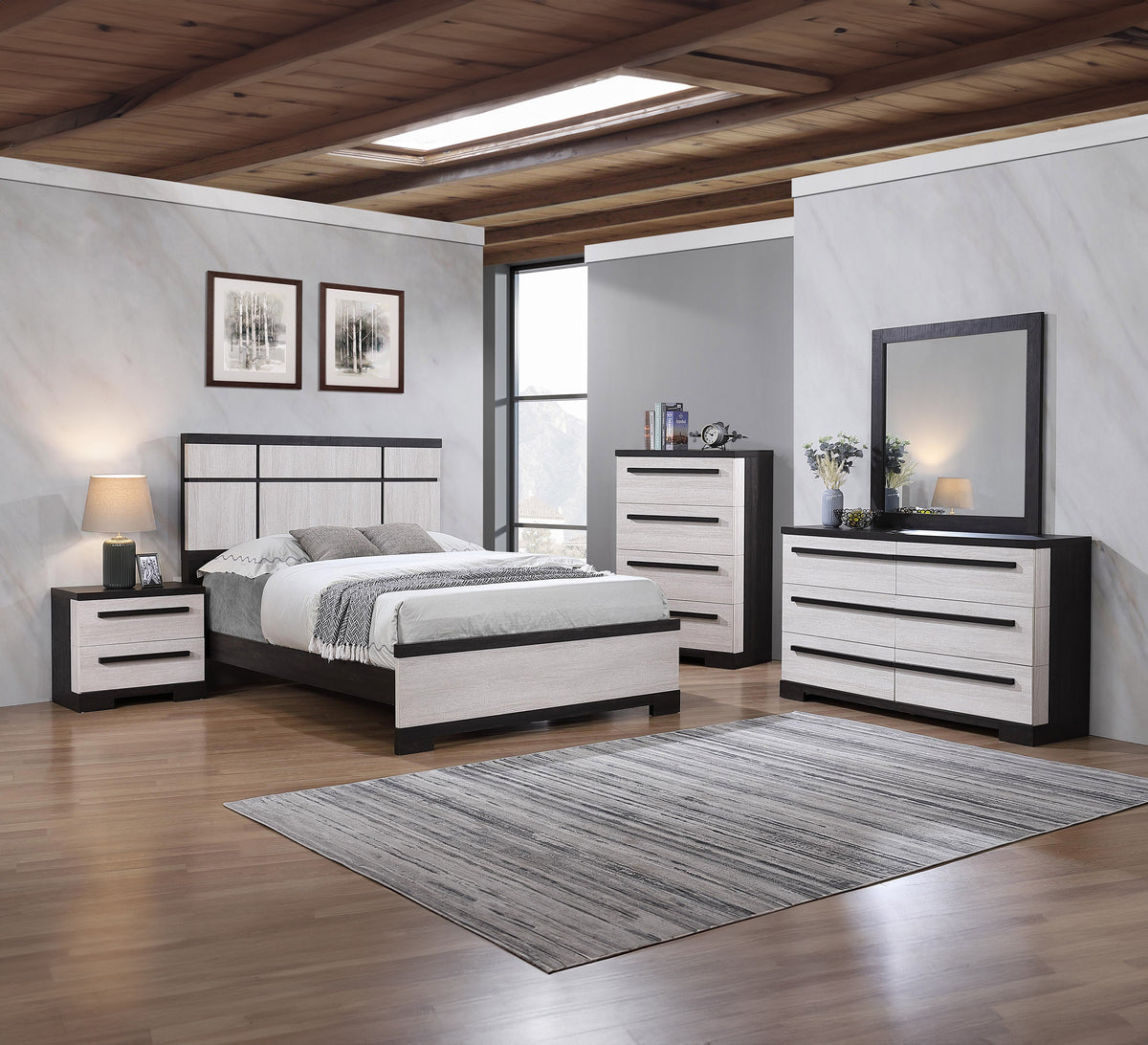Remington Chest Chalk/Ebony
