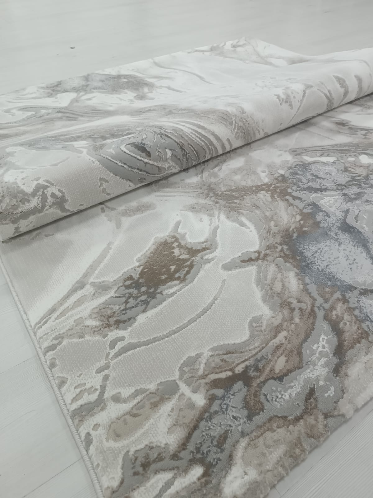 .Baltea Taupe Power-Loomed Area Rug - 6' 6" x 9' 0"