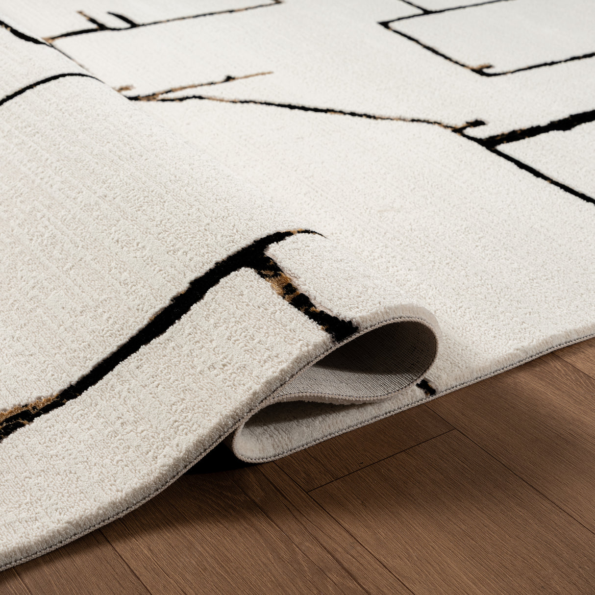 .Hunter Ivory Power-Loomed Area Rug - 6' 6" x 9' 0"