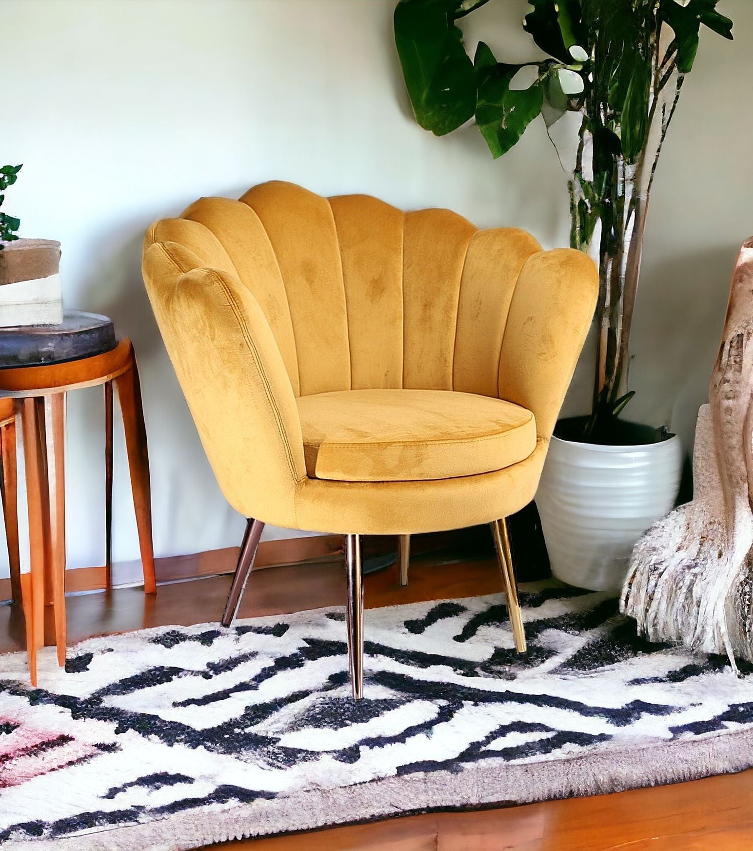 Modern Seashell Accent Chair - Golden