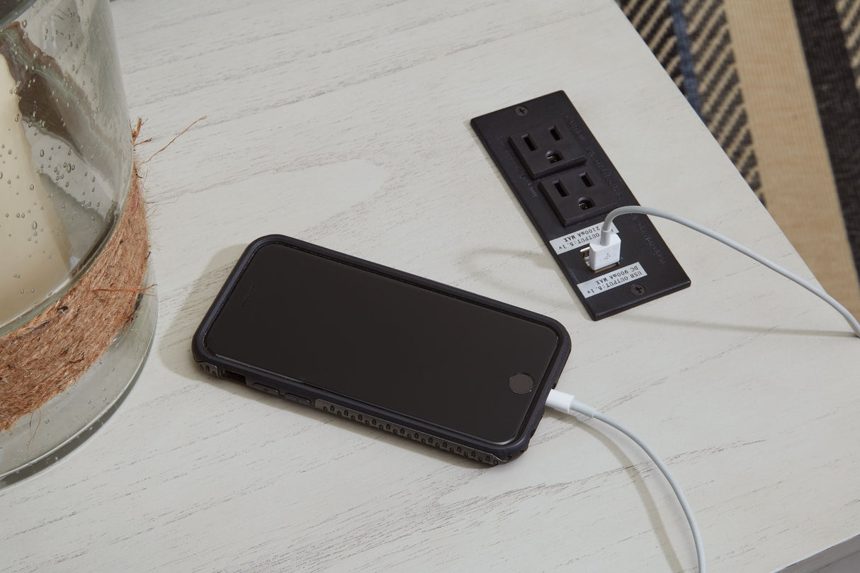 Treytown - Chair Side End Table by Signature Design by Ashley® | Bel Furniture