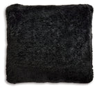 Gariland - Faux Fur Pillow