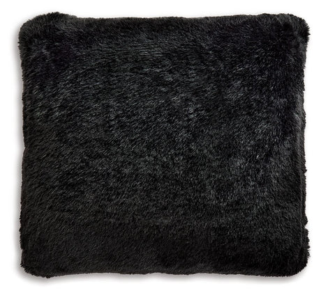Gariland - Faux Fur Pillow