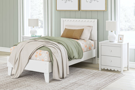 Hallityn - Panel Platform Bed by Signature Design by Ashley® | Bel Furniture