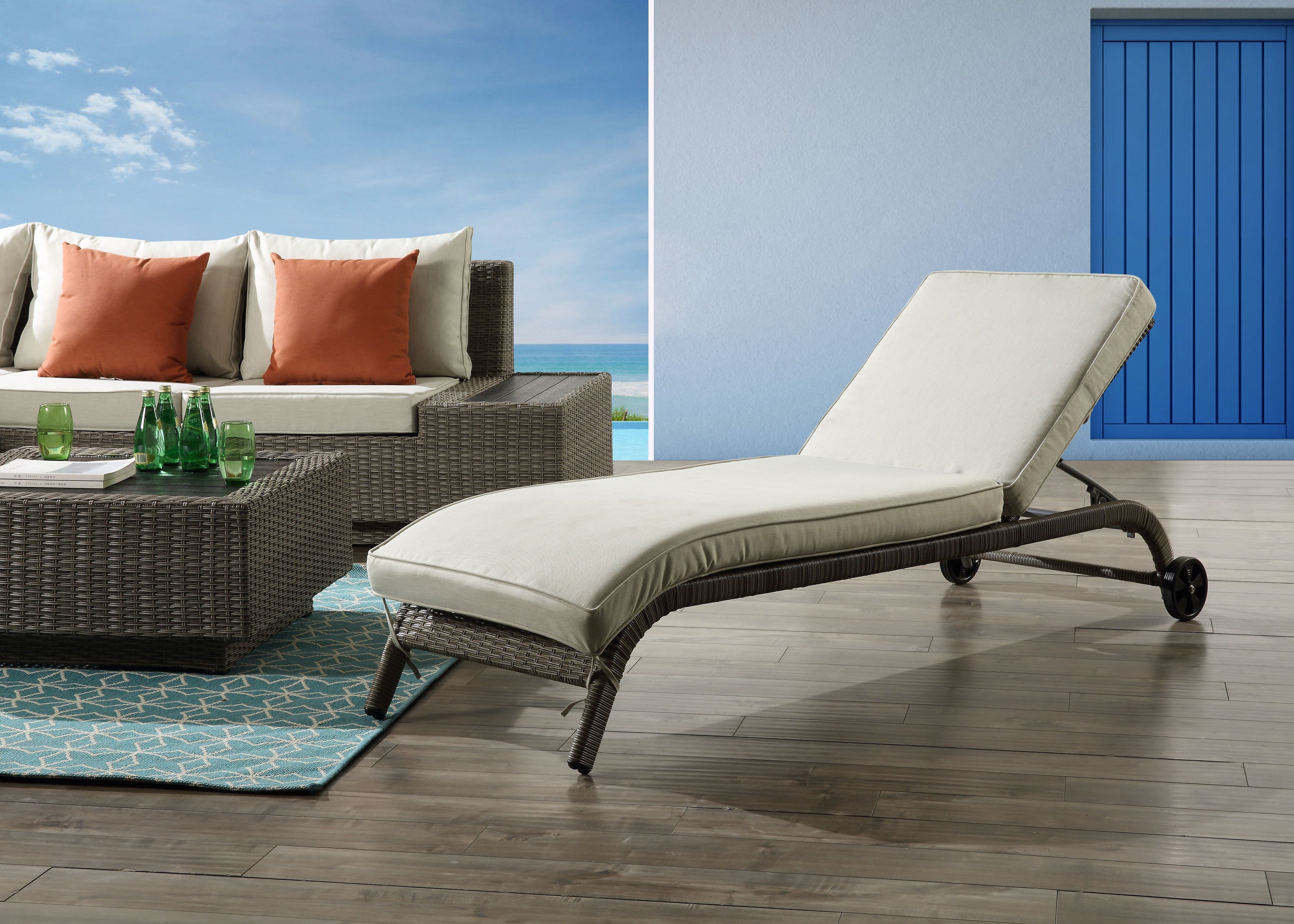 Salena - Patio Sun Lounge - Beige / Gray