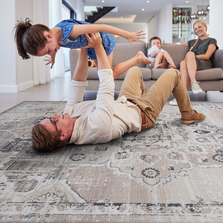 Payas - 6' X 9' Medallion Area Rug - Cream / Beige - view 7
