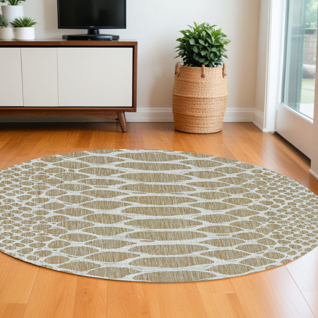 8' Machine Woven UV Treated Animal Print Indoor / Outdoor Round Area Rug - Ivory