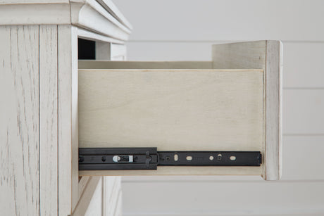 Robbinsdale - Antique White - Five Drawer Chest - Youth by Signature Design by Ashley® | Bel Furniture